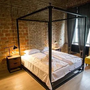  Apartament Justlvivit At The Rynok Square